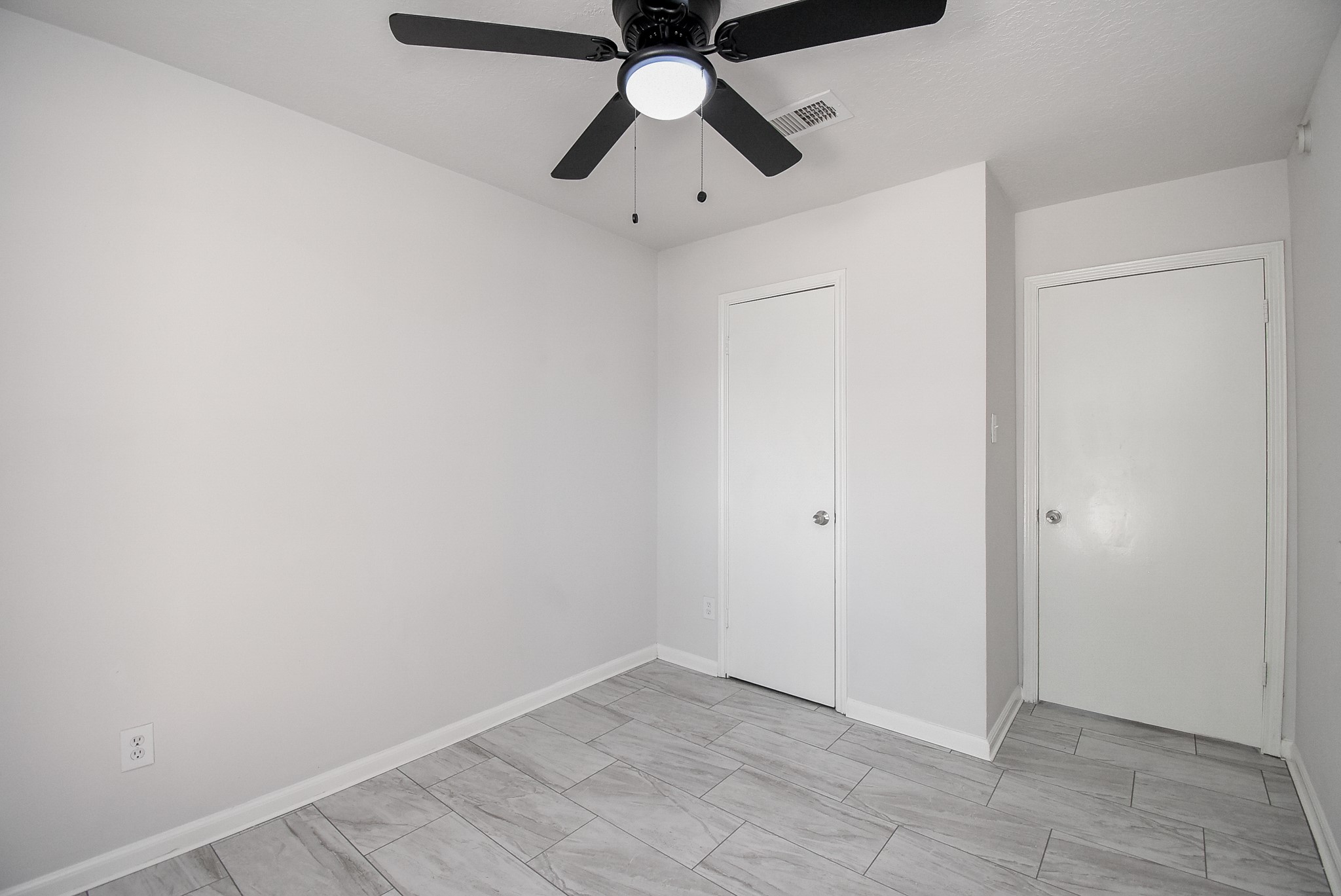 9527 Kingsvalley Drive Houston, TX 77075 - Photo 31 of 45 a view of an empty room
