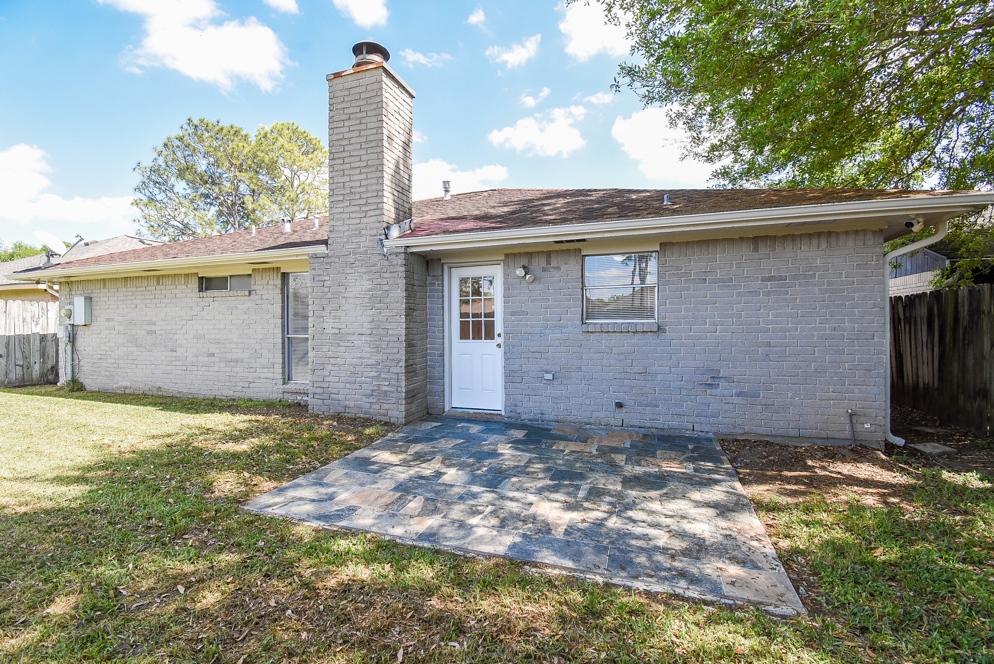 9527 Kingsvalley Drive Houston, TX 77075 - Photo 41 of 45 a view of a house with a outdoor space