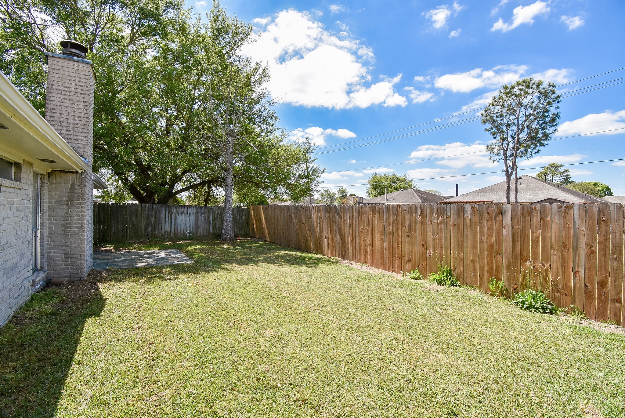 9527 Kingsvalley Drive Houston, TX 77075 - Photo 45 of 45 a backyard of a house