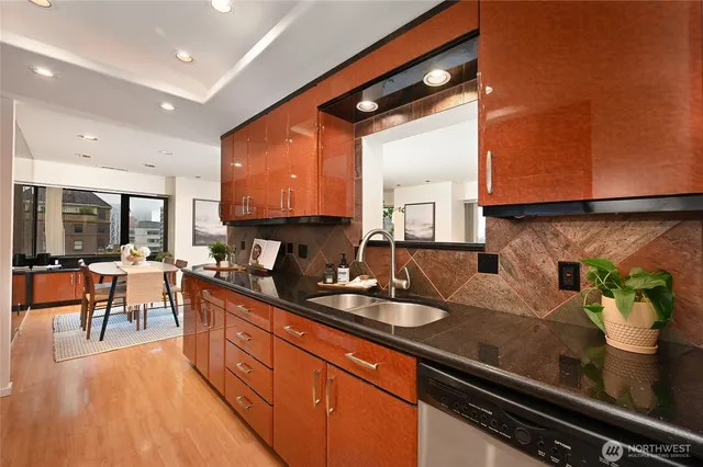 $678,000 | 1301 Spring Street, Unit 10F, Seattle, WA 98104