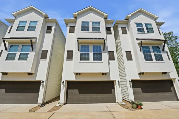 $2,600 | 2057 Sherwood Forest Street, Houston, TX 77043