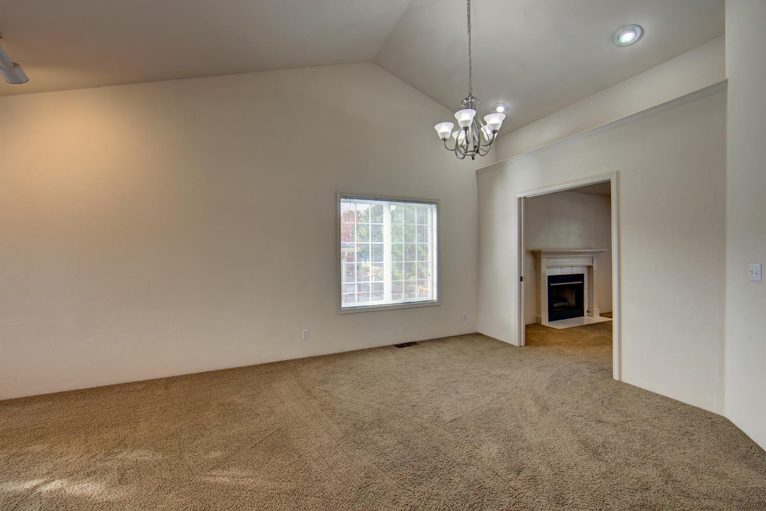 4763 Hillcrest Road Medford, OR 97504 - Photo 7 of 33 Additional Photo