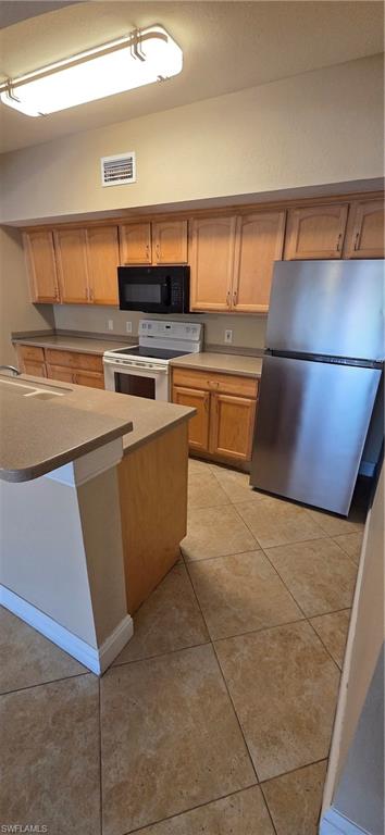 7940 Preserve Circle, Unit 927 Naples, FL 34119 - Photo 3 of 14