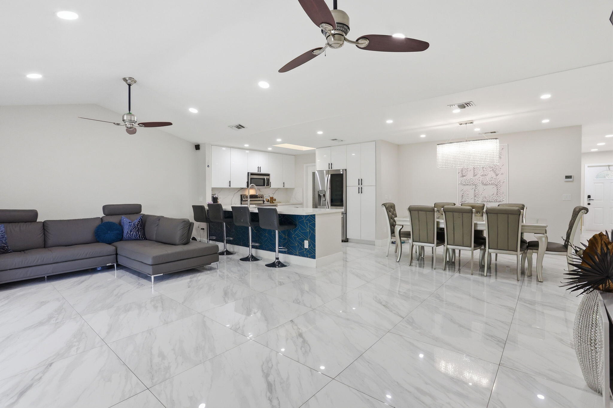 23451 Southwest 55th Avenue, Unit B Boca Raton, FL 33433 - Photo 6 of 49 31-web-or-mls-0E2A5952