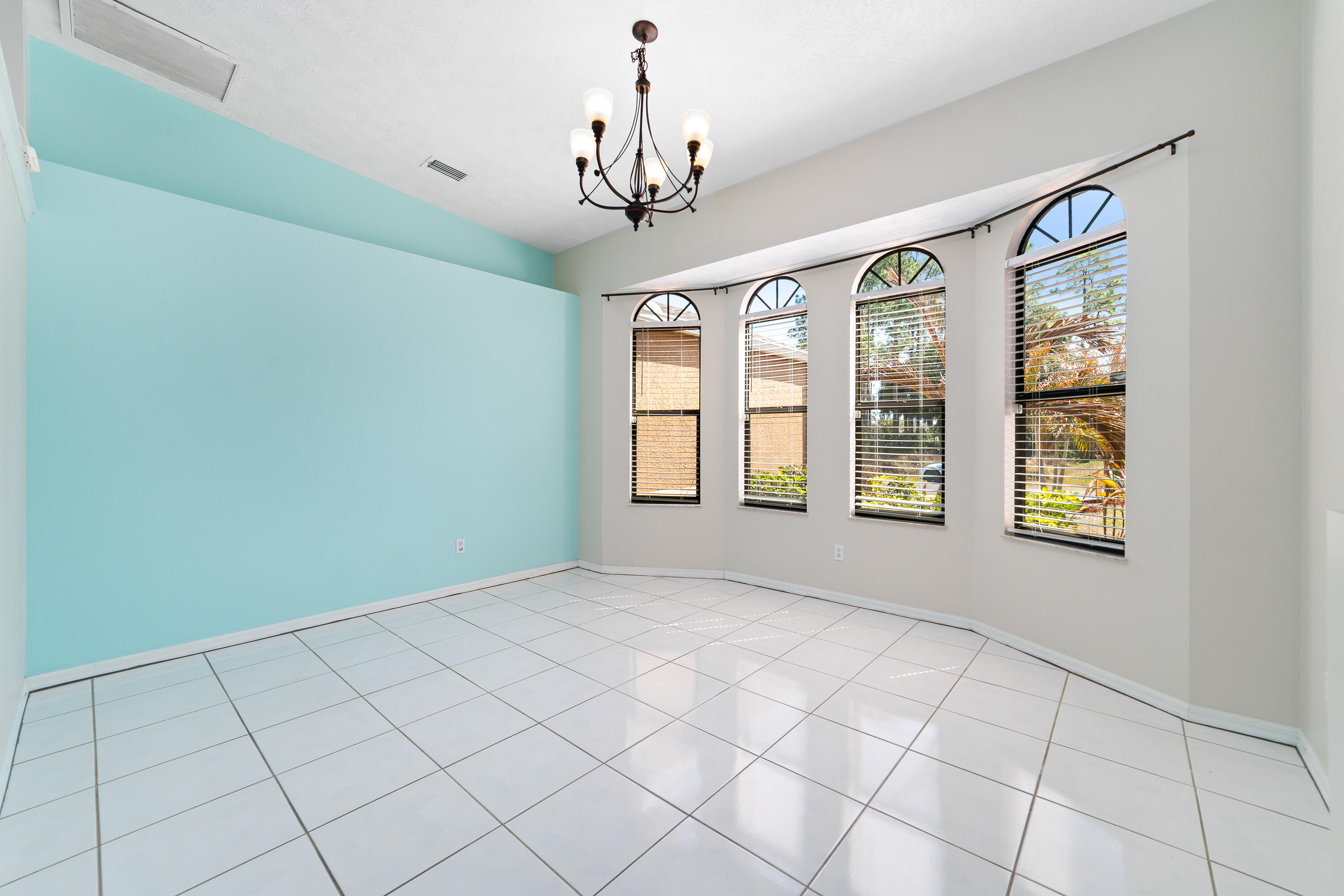 2355 Southwest Salmon Road Port St. Lucie, FL 34953 - Photo 7 of 39 DSC02108
