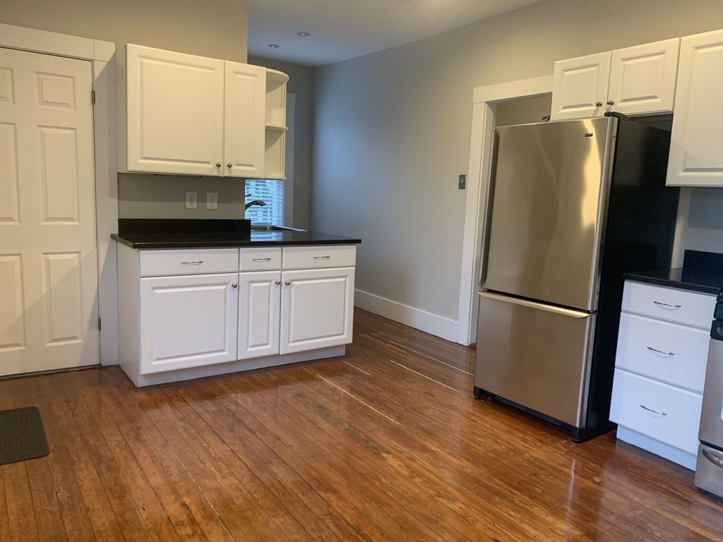 176 Chestnut Street, Unit 2 Waltham, MA 02453 - Photo 4 of 10