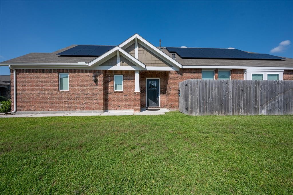 3137 Dunsmore Manor Court Spring, TX 77386 - Photo 3 of 32 a front view of a house with a yard