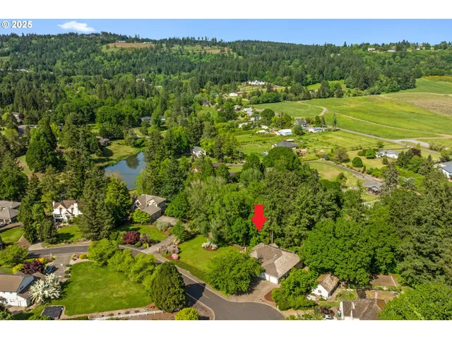 $1,200,000 | 4509 East Blue Heron Court, Newberg, OR 97132