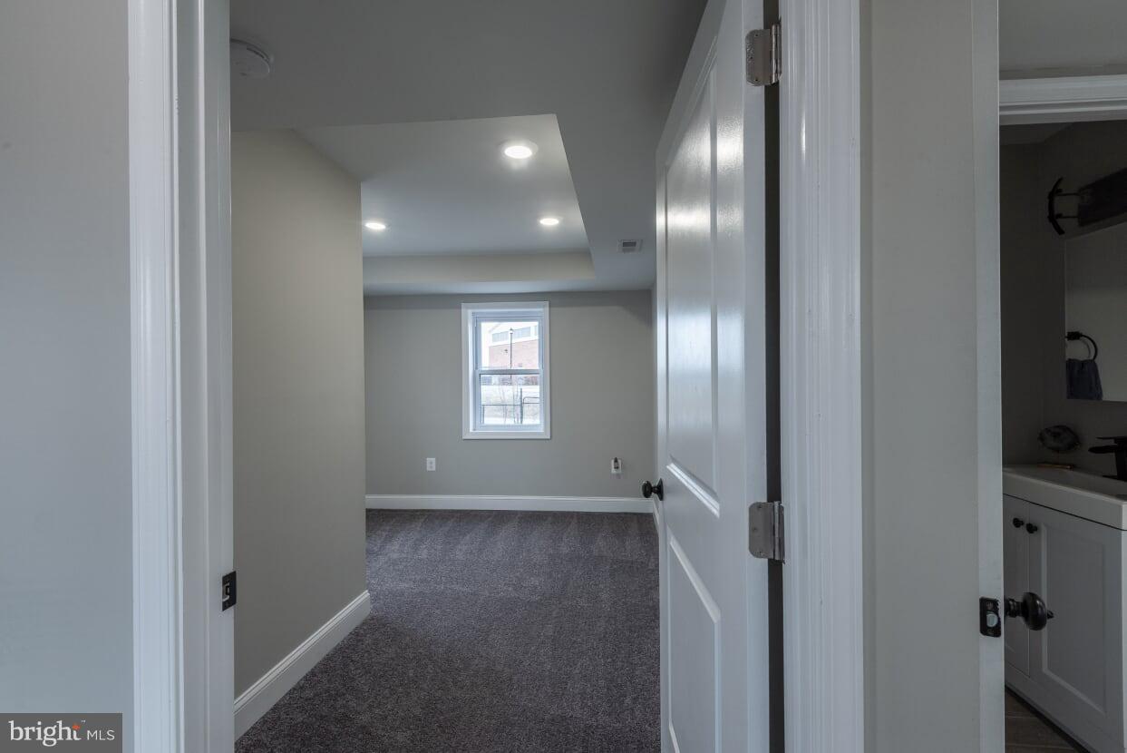 3619 Sollers Point Road Baltimore, MD 21222 - Photo 14 of 34