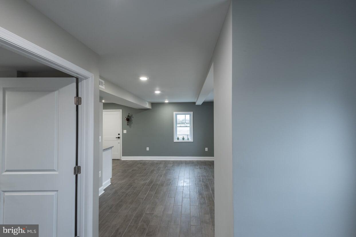 3619 Sollers Point Road Baltimore, MD 21222 - Photo 15 of 34