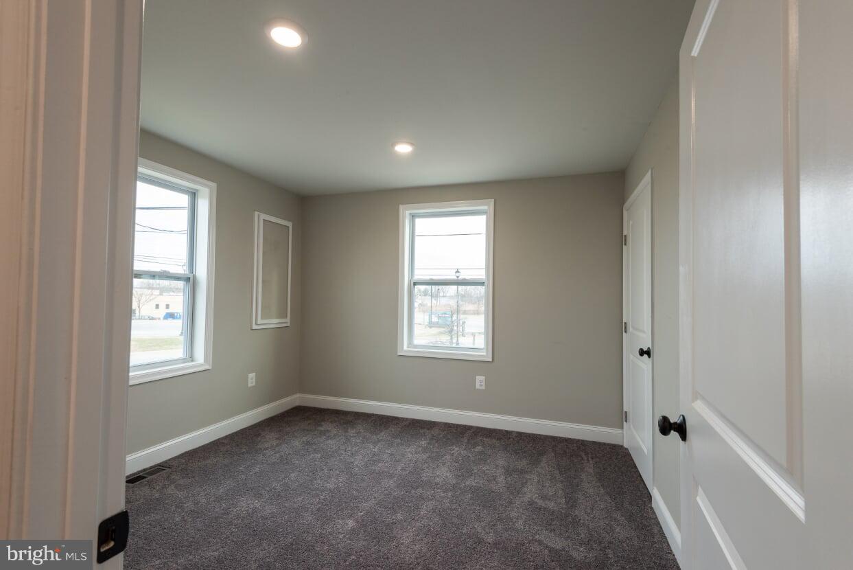 3619 Sollers Point Road Baltimore, MD 21222 - Photo 16 of 34