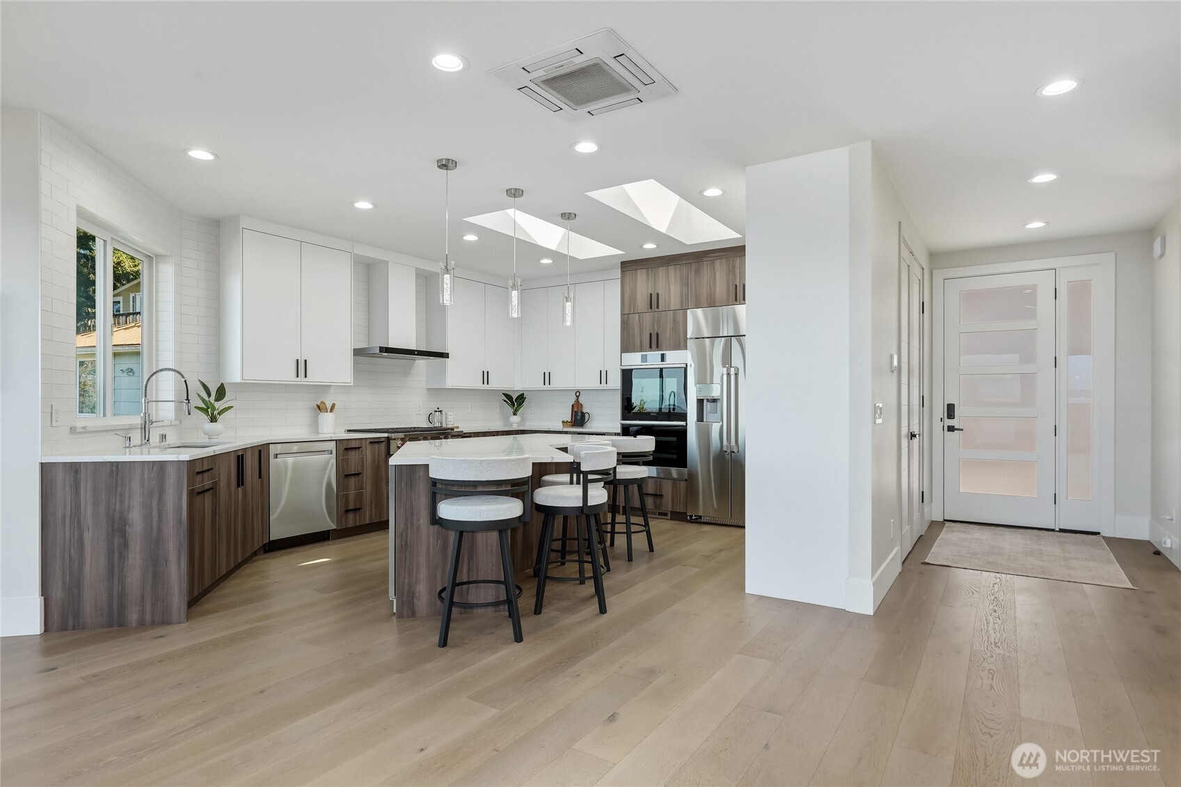 6029 Atlas Place Southwest Seattle, WA 98136 - Photo 13 of 35