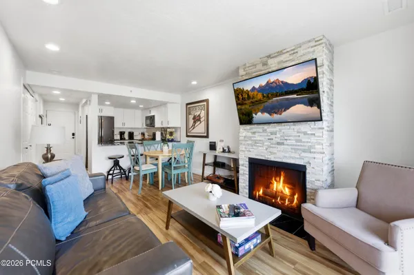 $595,000 | 2000 Prospector Avenue, Unit 402, Park City, UT 84060