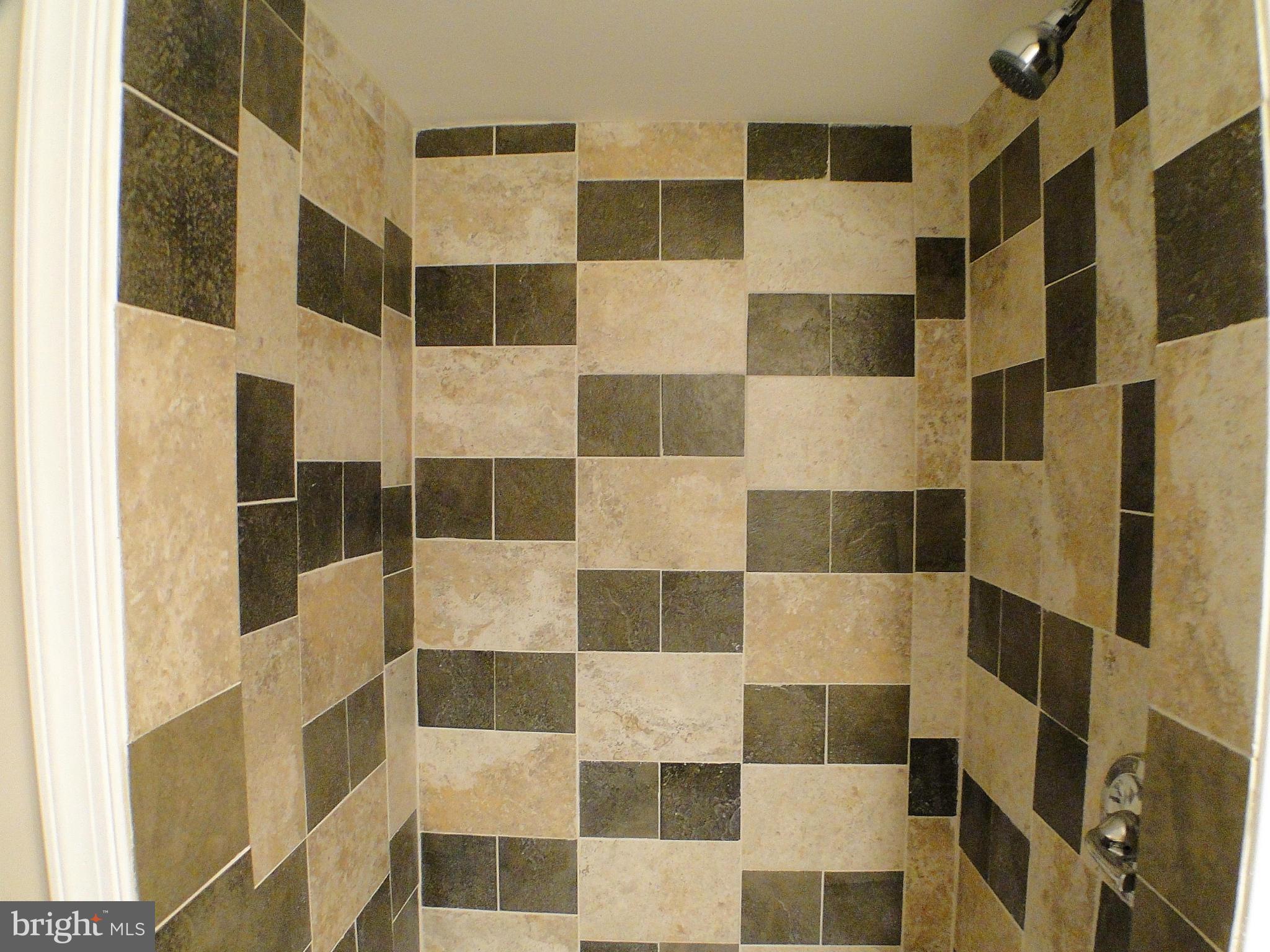 8554 Kavanagh Road Baltimore, MD 21222 - Photo 17 of 28 Bath