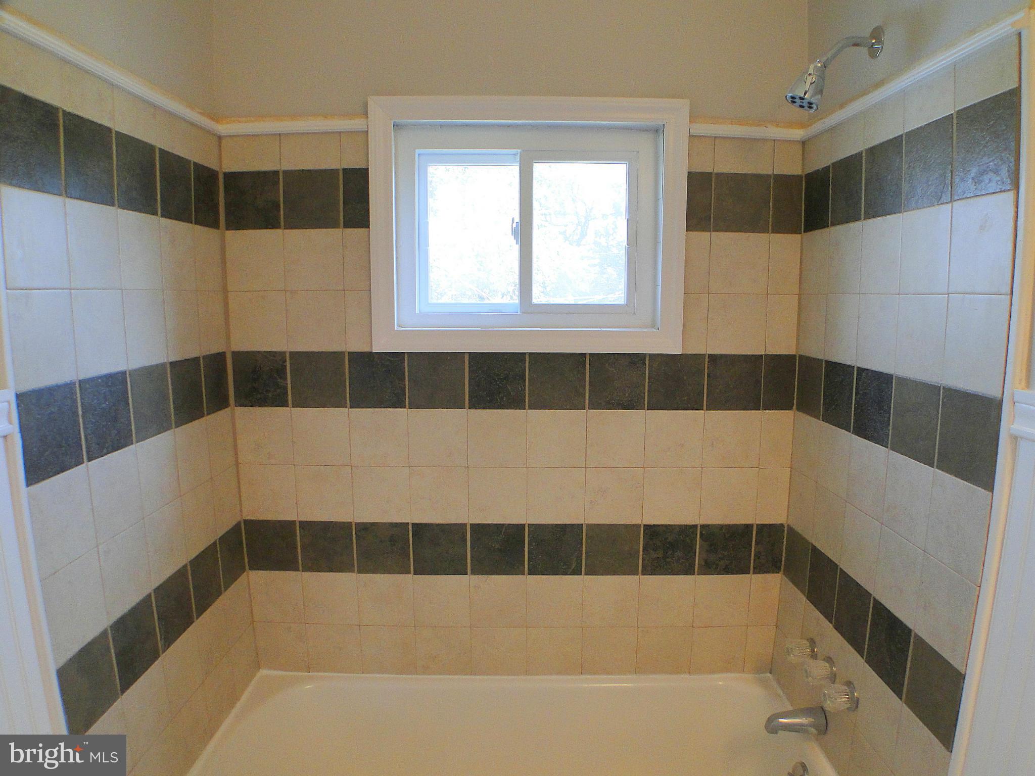 8554 Kavanagh Road Baltimore, MD 21222 - Photo 24 of 28 Bath (Master)