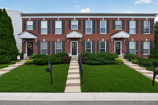 $245,000 | 409 Parkview Pl Drive, Ellisville, MO 63021