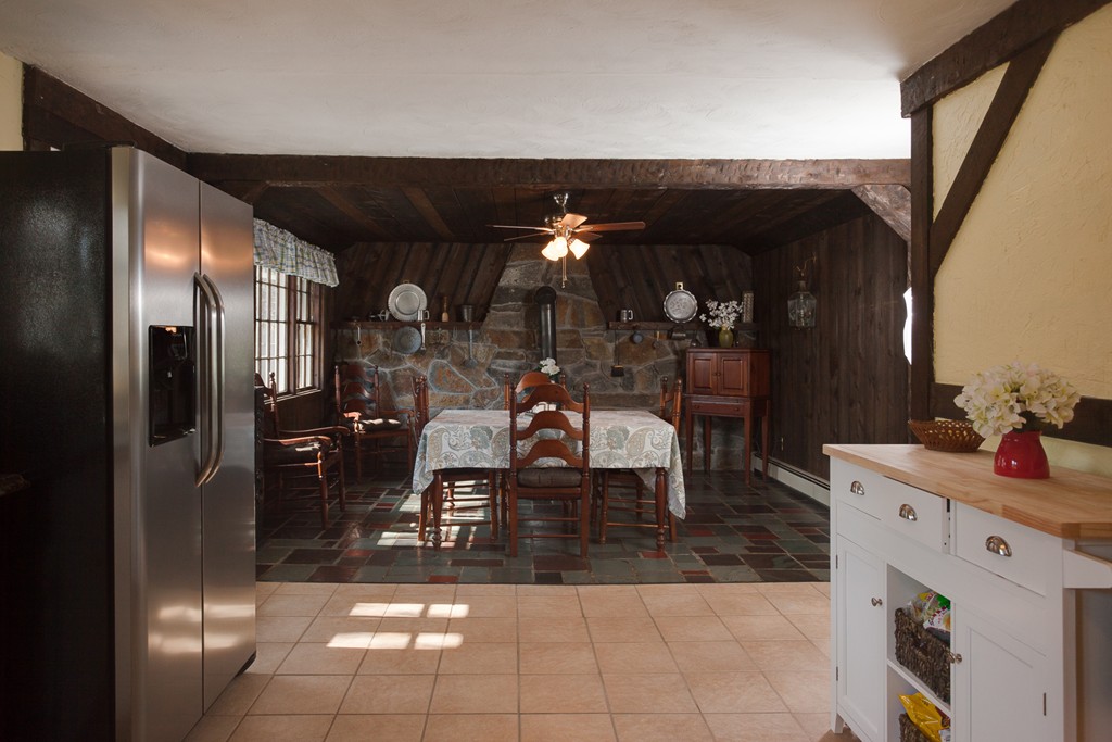 94 Sully Road Raynham, MA 02767 - Photo 6 of 20 Gallery Image 6