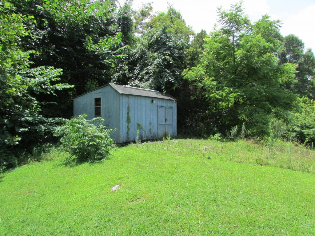 225 Short Coal Chute Road Elizabethton, TN 37643 - Photo 17 of 30 Photo 18