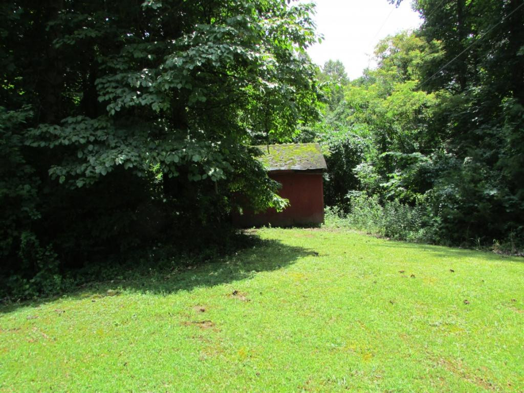 225 Short Coal Chute Road Elizabethton, TN 37643 - Photo 25 of 30 Photo 26