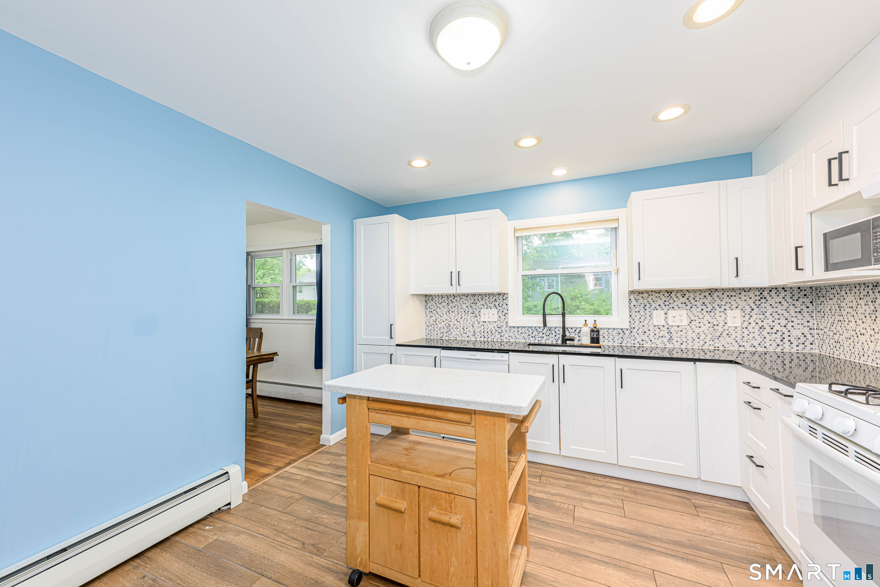 96 Lent Road Hamden, CT 06517 - Photo 10 of 23