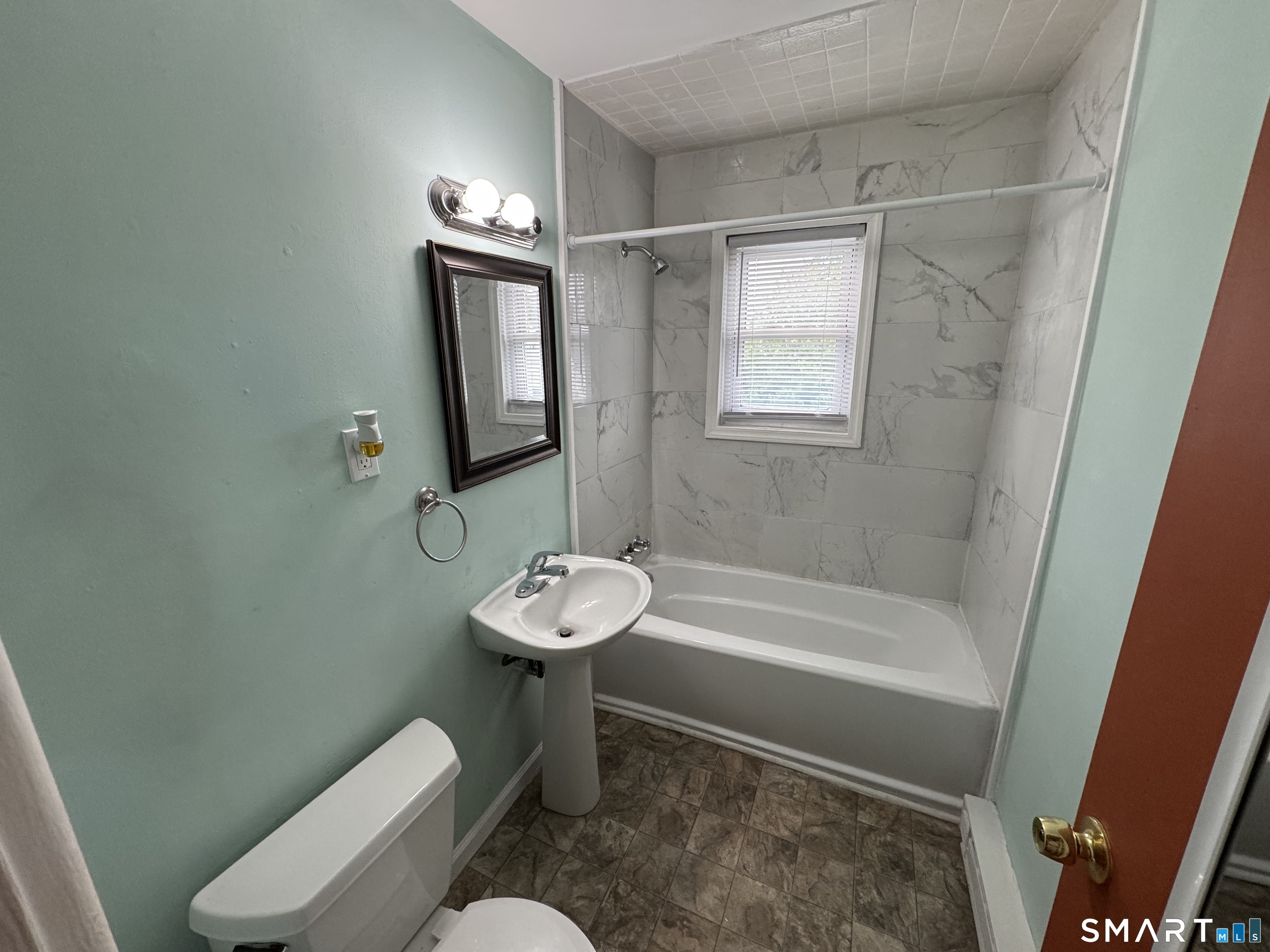24 Merrill Street, Unit C1 Hartford, CT 06106 - Photo 8 of 14