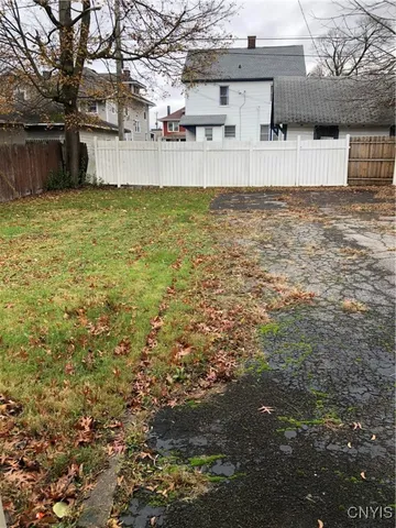 $205,500 | 119 Pleasant Street, Utica, NY 13501