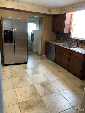 $205,500 | 119 Pleasant Street, Utica, NY 13501