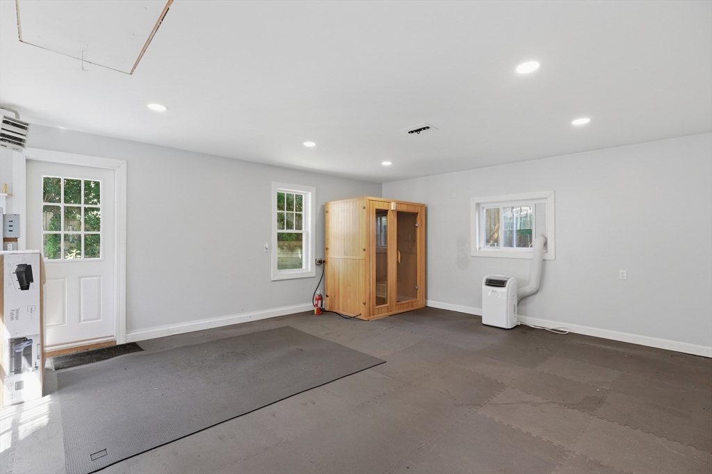 6 Findlay Street Wakefield, MA 01880 - Photo 32 of 40