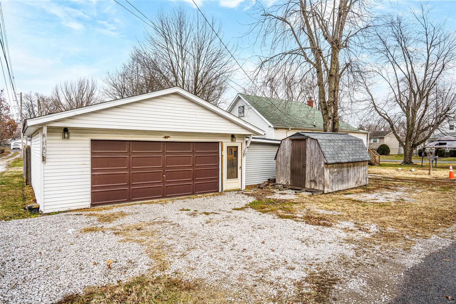 910 Madison Street Gillespie, IL 62033 - Photo 3 of 26 Gallery Image 3