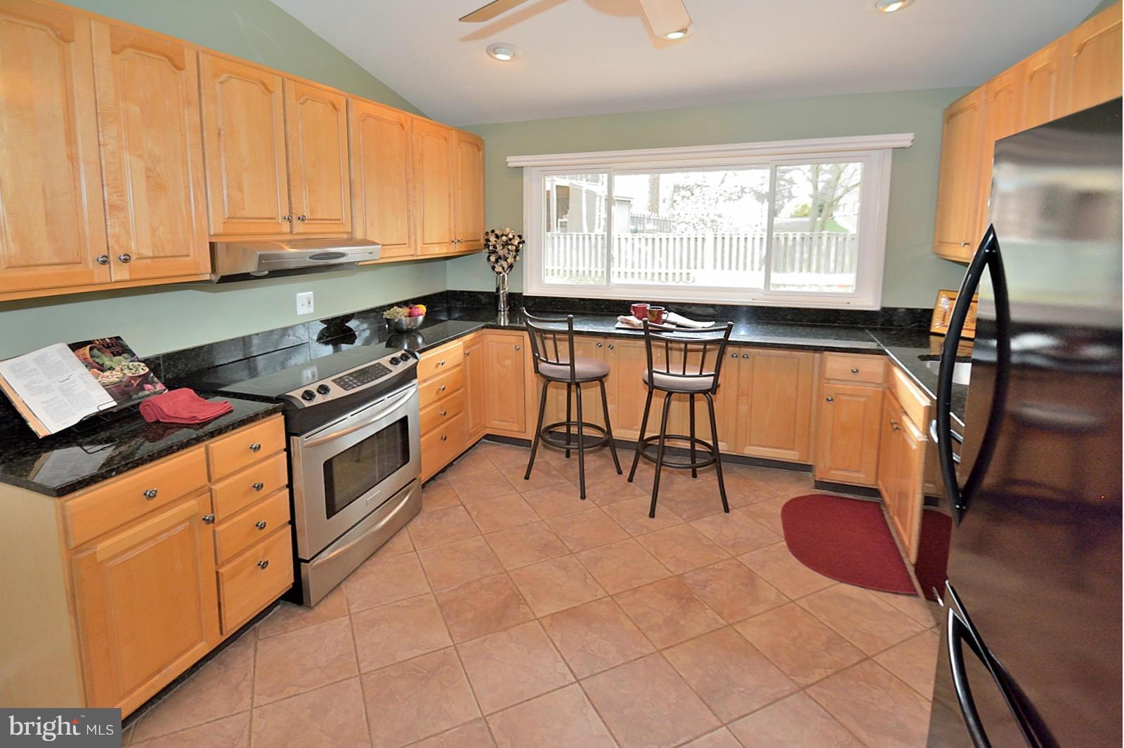 6719 Old Chesterbrook Road McLean, VA 22101 - Photo 10 of 19 Kitchen