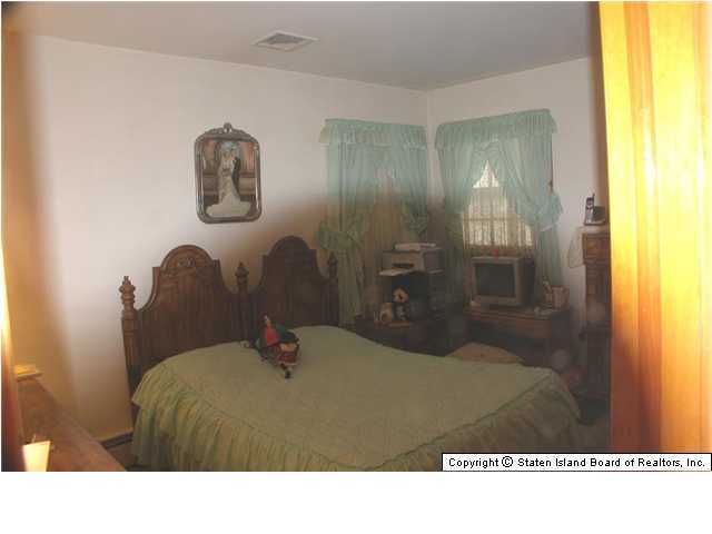 46 Chelsea Street Staten Island, NY 10307 - Photo 6 of 8 Additional Photo