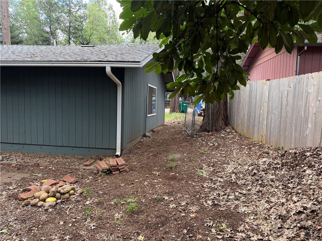 6402 Corning Court Magalia, CA 95954 - Photo 14 of 15 a backyard of a house