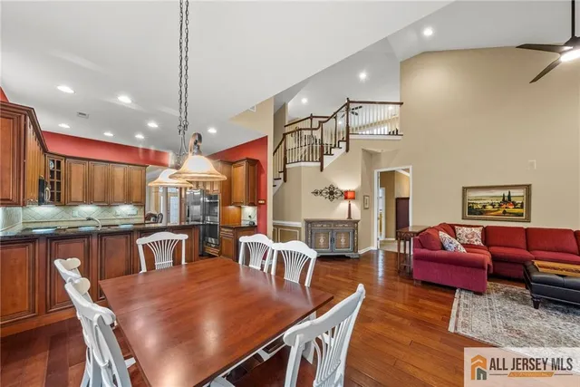 $875,000 | 6 Edgemere Drive, Kendall Park, NJ 08824