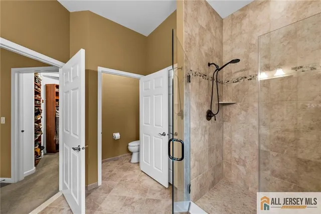 $875,000 | 6 Edgemere Drive, Kendall Park, NJ 08824