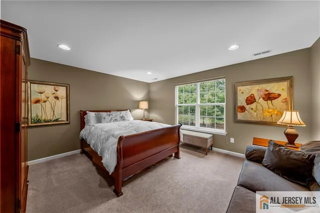 $875,000 | 6 Edgemere Drive, Kendall Park, NJ 08824