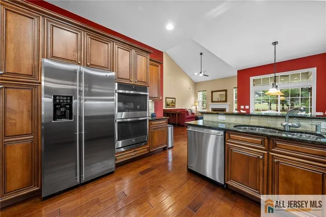 $875,000 | 6 Edgemere Drive, Kendall Park, NJ 08824