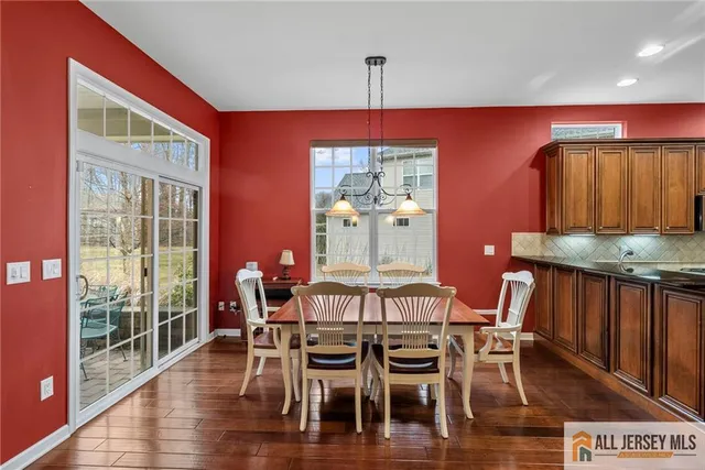 $875,000 | 6 Edgemere Drive, Kendall Park, NJ 08824