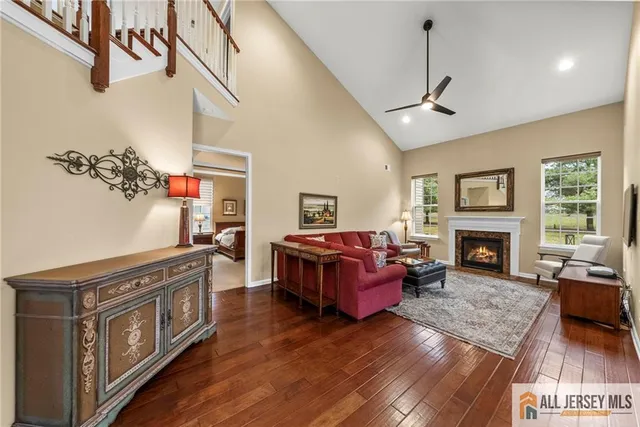 $875,000 | 6 Edgemere Drive, Kendall Park, NJ 08824