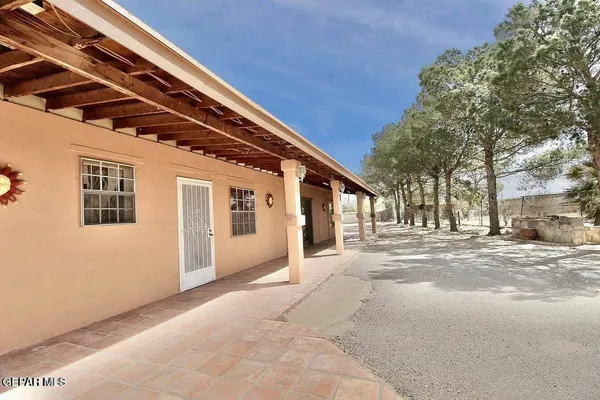 a view of a house with a outdoor space