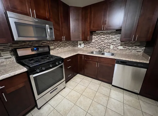 $1,550 | 4340 Wilson Avenue, Unit 5, Downers Grove, IL 60515