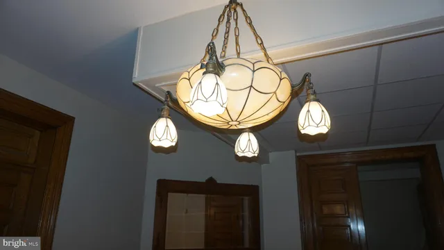 a view of empty room with window