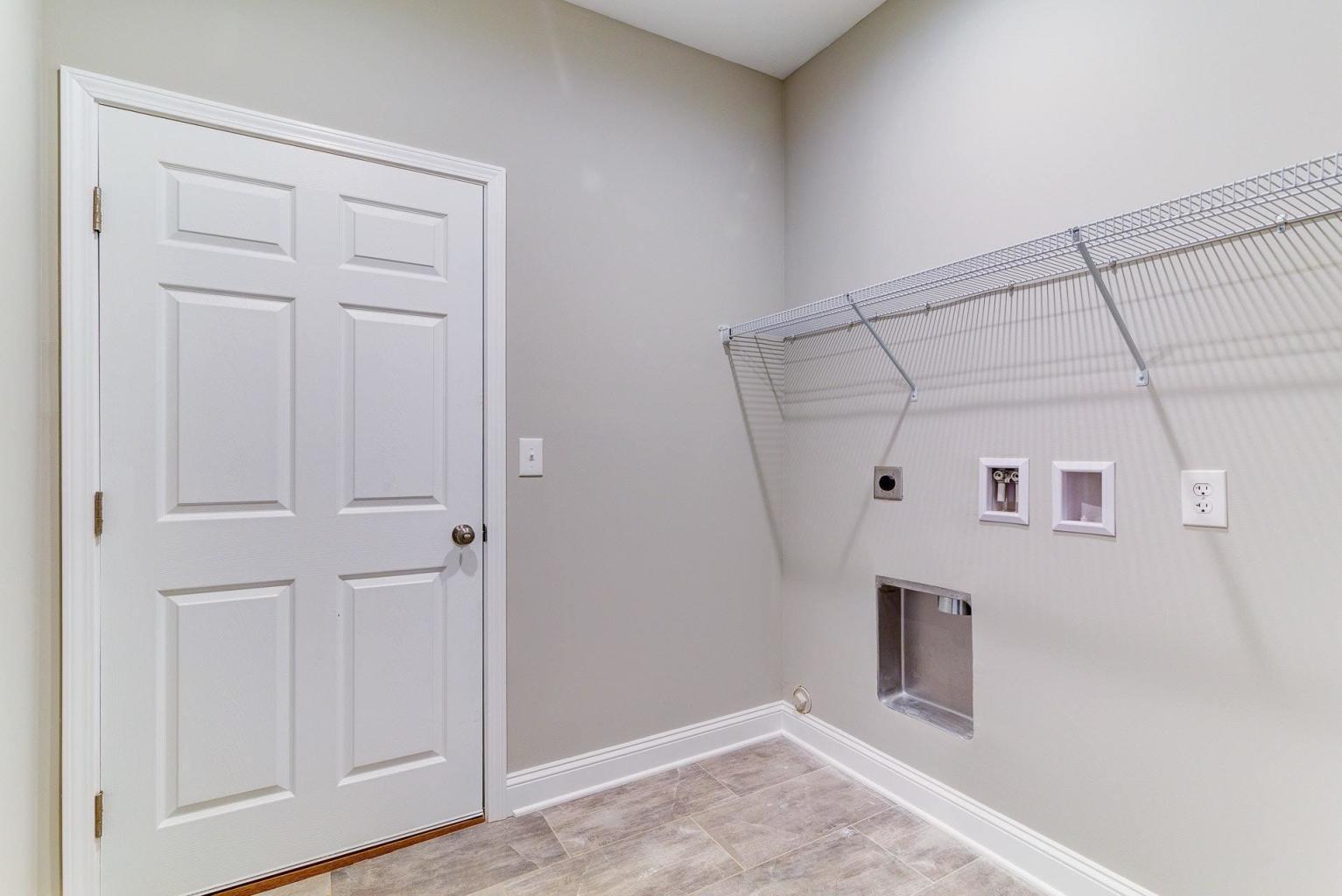 4257 Daugherty Road Salem, VA 24153 - Photo 21 of 37 a view of a livingroom with an empty space