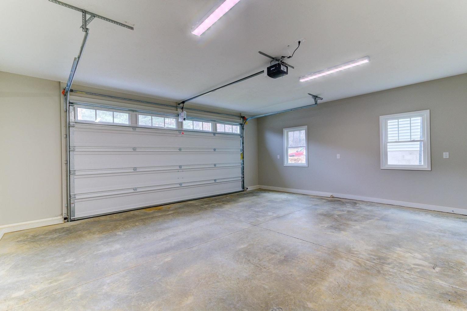 4257 Daugherty Road Salem, VA 24153 - Photo 22 of 37 a view of an empty room with a window