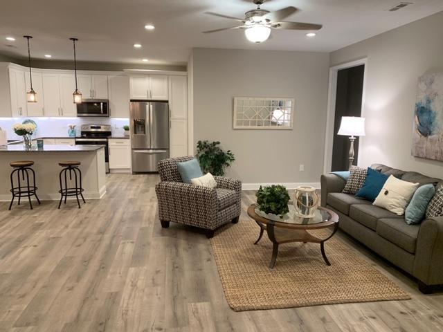 4257 Daugherty Road Salem, VA 24153 - Photo 6 of 37 a living room with furniture and kitchen view