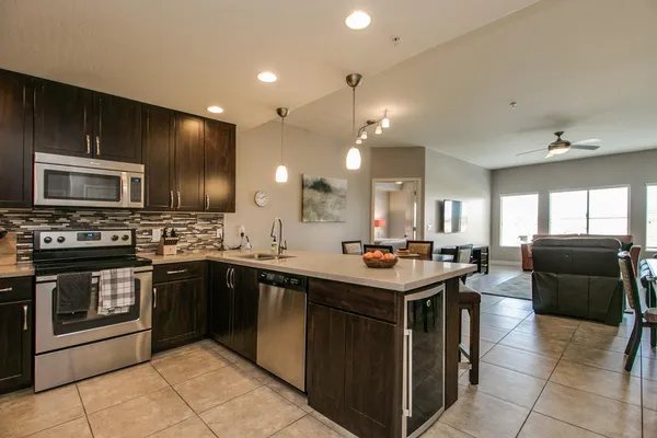 $2,400 | 5450 East Deer Valley Drive, Unit 4173, Phoenix, AZ 85054
