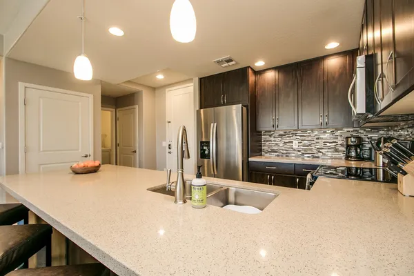 $2,400 | 5450 East Deer Valley Drive, Unit 4173, Phoenix, AZ 85054