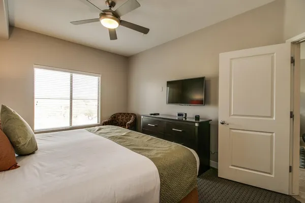 $2,400 | 5450 East Deer Valley Drive, Unit 4173, Phoenix, AZ 85054