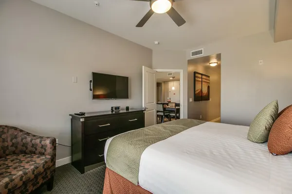 $2,400 | 5450 East Deer Valley Drive, Unit 4173, Phoenix, AZ 85054