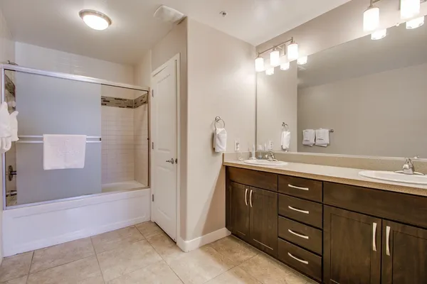 $2,400 | 5450 East Deer Valley Drive, Unit 4173, Phoenix, AZ 85054