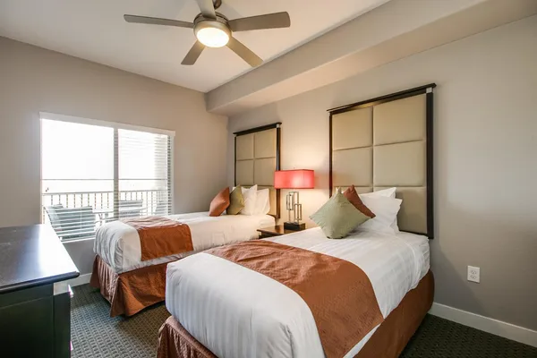 $2,400 | 5450 East Deer Valley Drive, Unit 4173, Phoenix, AZ 85054